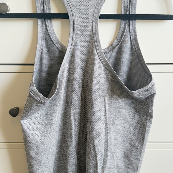 Lululemon Athletica Fitted Gray Tank Top | Size 8 - Picture 3 of 4